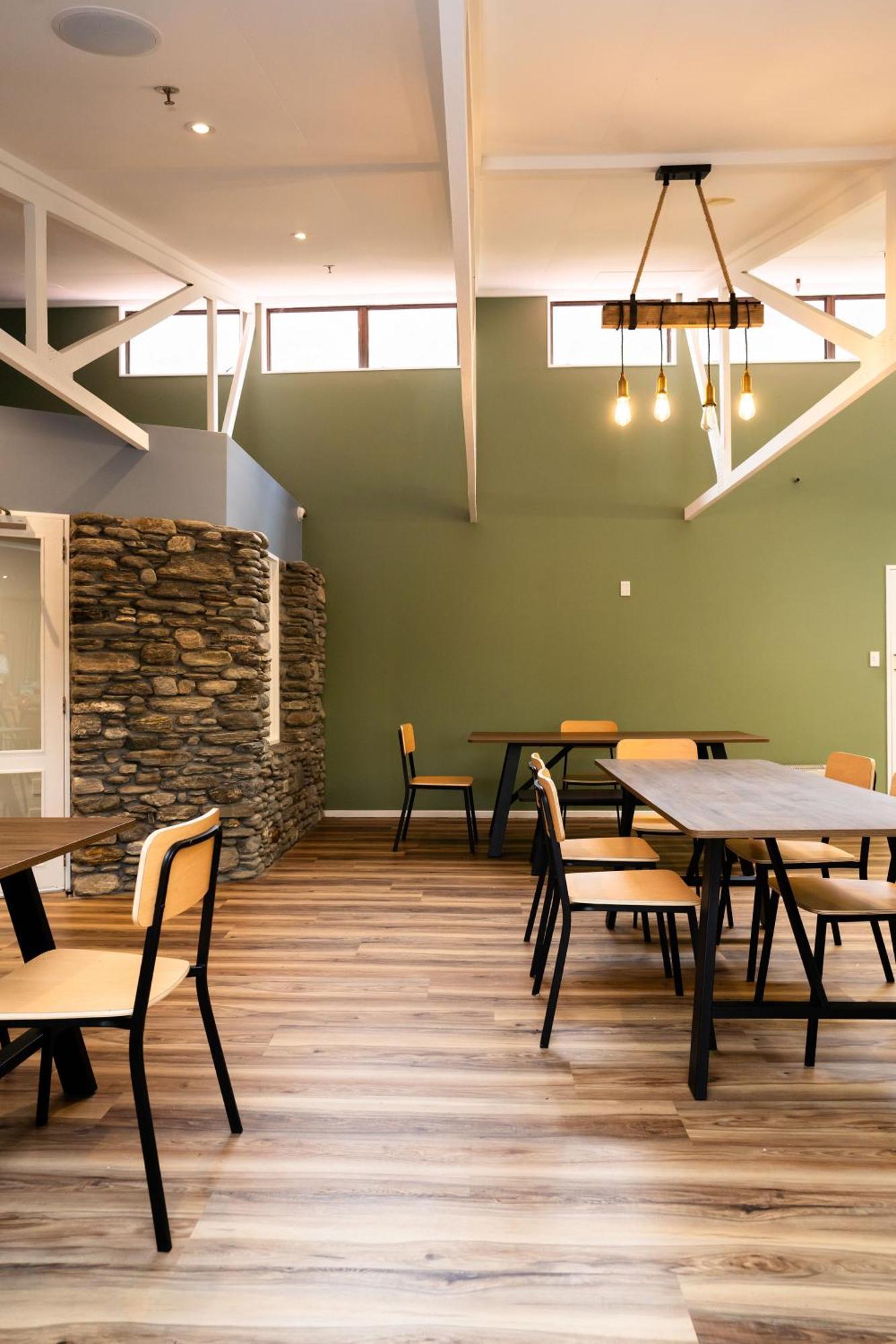 Haka House Franz Josef Hostel Екстериор снимка