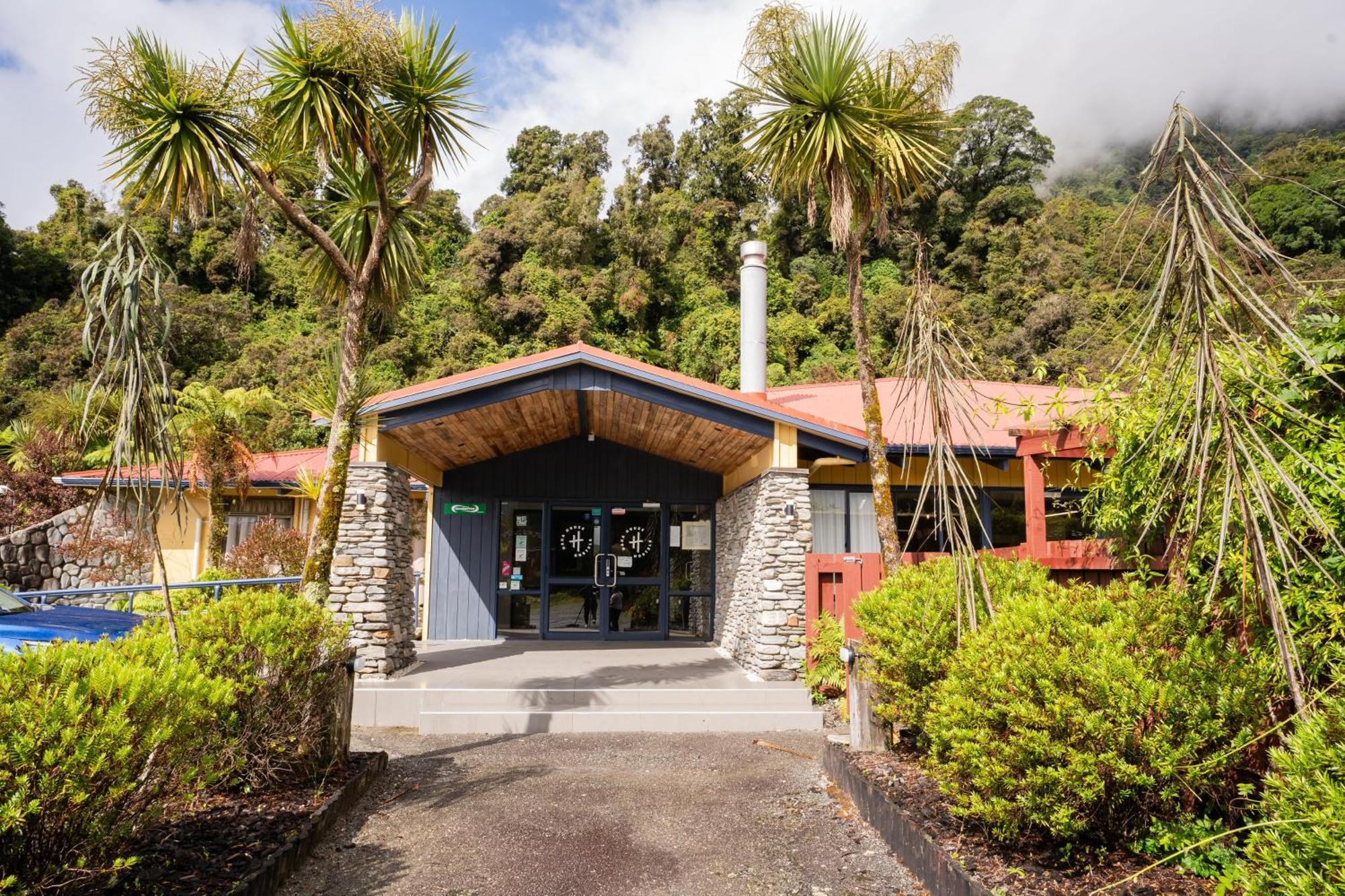Haka House Franz Josef Hostel Екстериор снимка