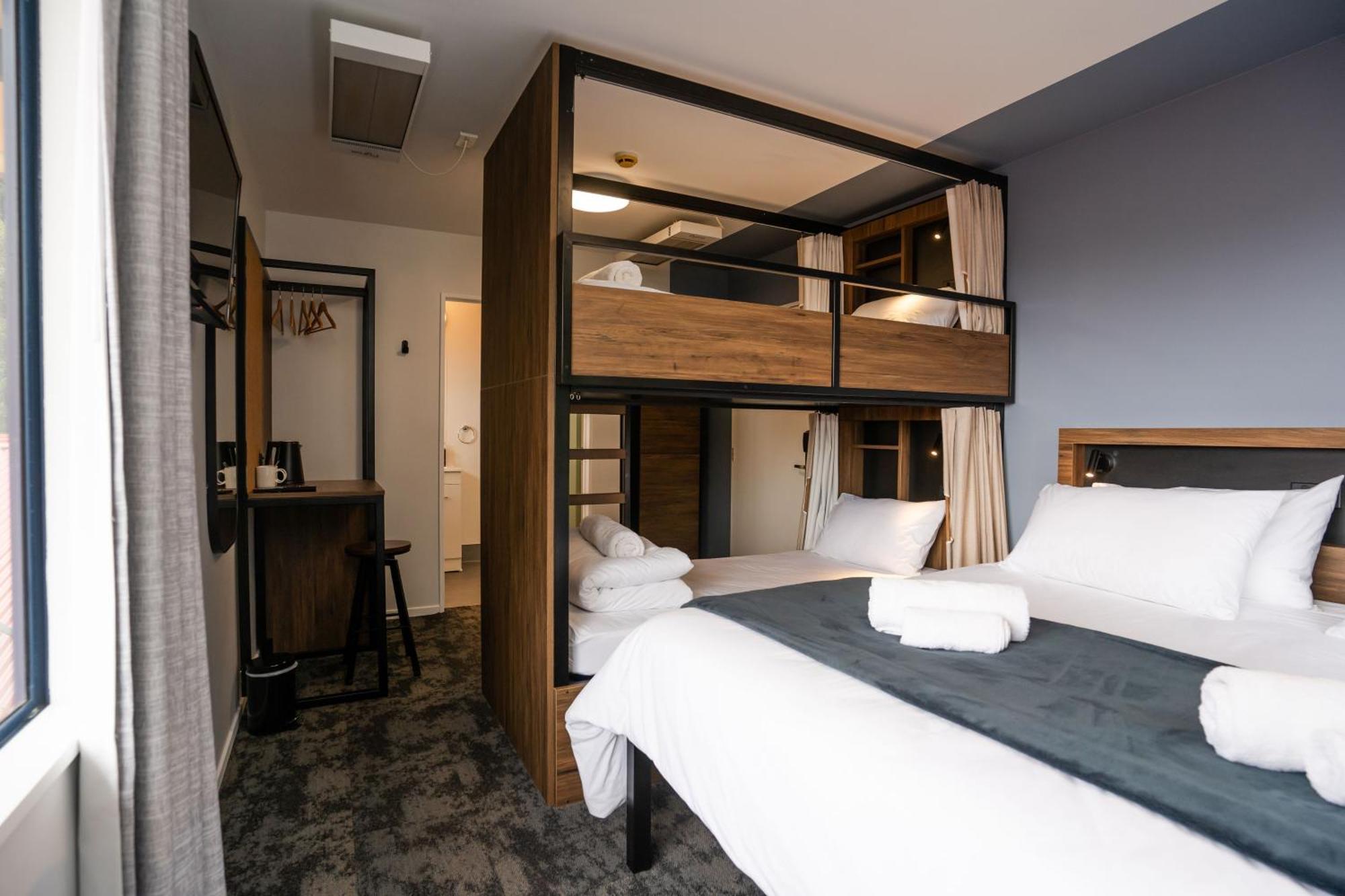 Haka House Franz Josef Hostel Екстериор снимка