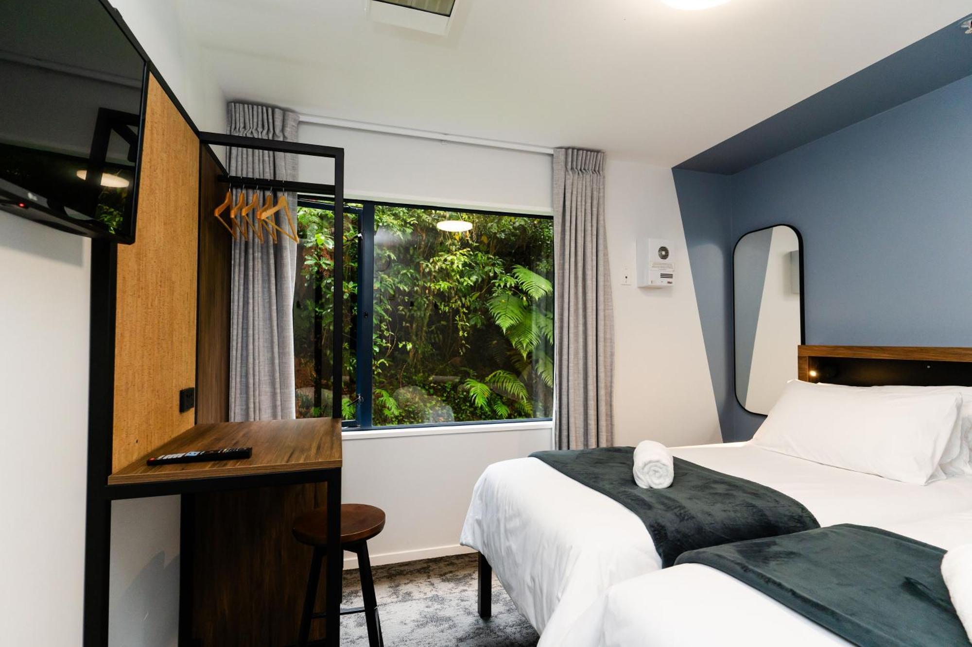 Haka House Franz Josef Hostel Екстериор снимка