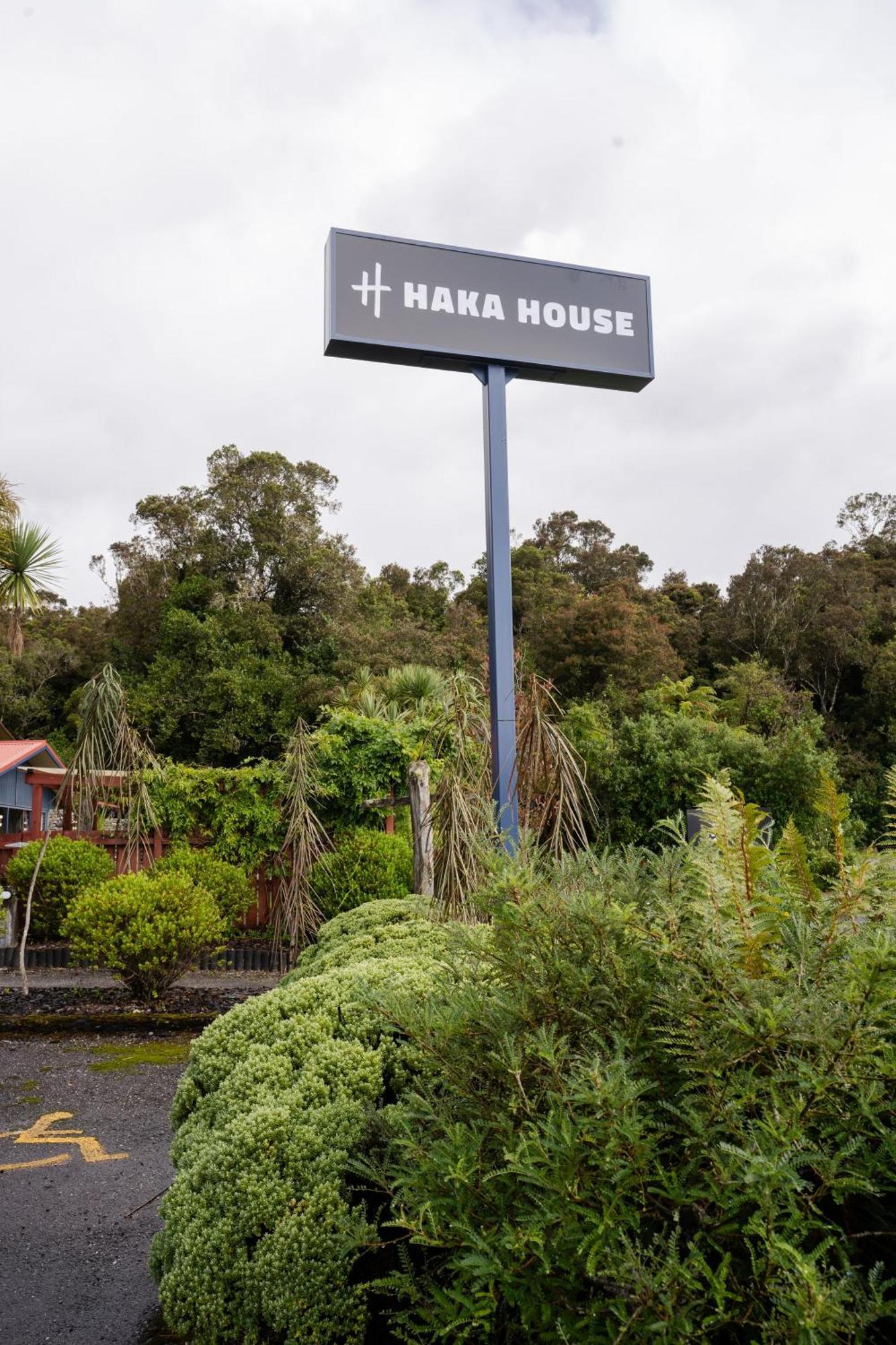 Haka House Franz Josef Hostel Екстериор снимка